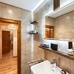 Luxury Biochalet Charles 公寓 *