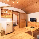 Luxury Biochalet Charles