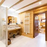 Luxury Biochalet Charles *