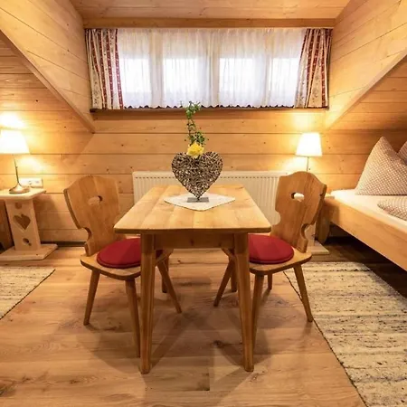 Апартаменти Luxury Biochalet Charles Бад-Кляйнкірхгайм