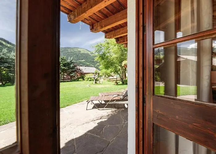 Апартаменти Luxury Biochalet Charles